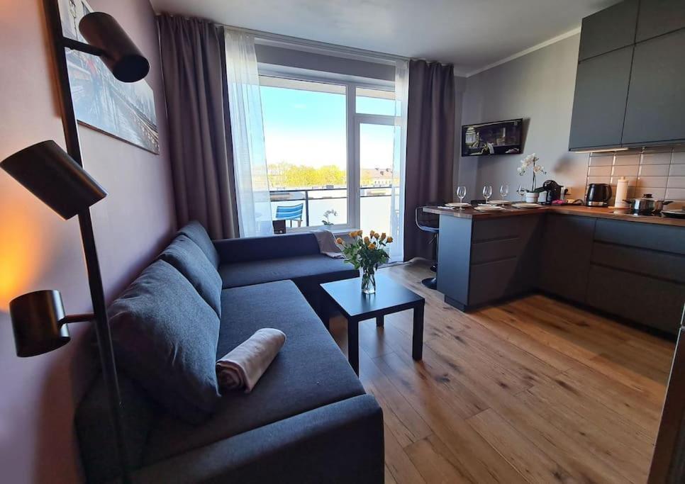 Stylish Apartment With Parking & Spacious Balcony Рига Экстерьер фото